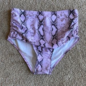 * PRICE FIRM * NWOT Womens Shein Large High Rise Bottom in Lavender Snake Skin